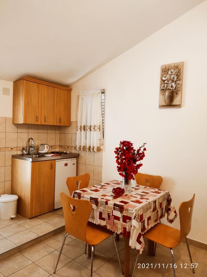 Apartmani Steni Свети Стефан Екстериор снимка