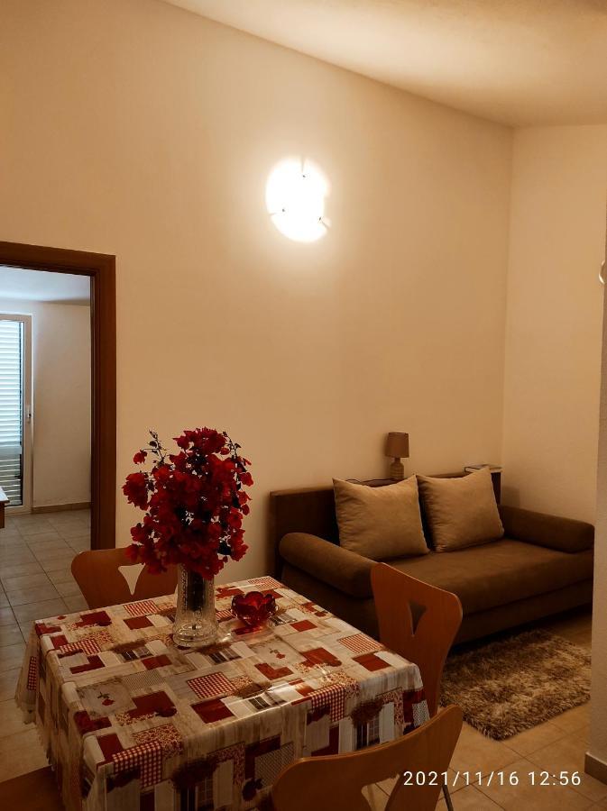 Apartmani Steni Свети Стефан Екстериор снимка