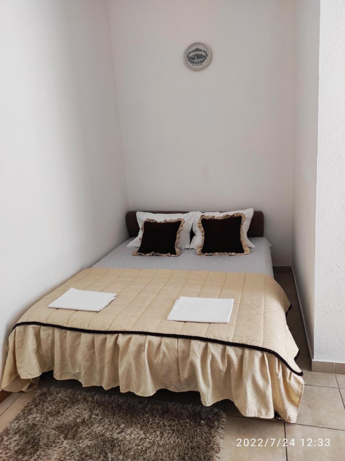 Apartmani Steni Свети Стефан Екстериор снимка