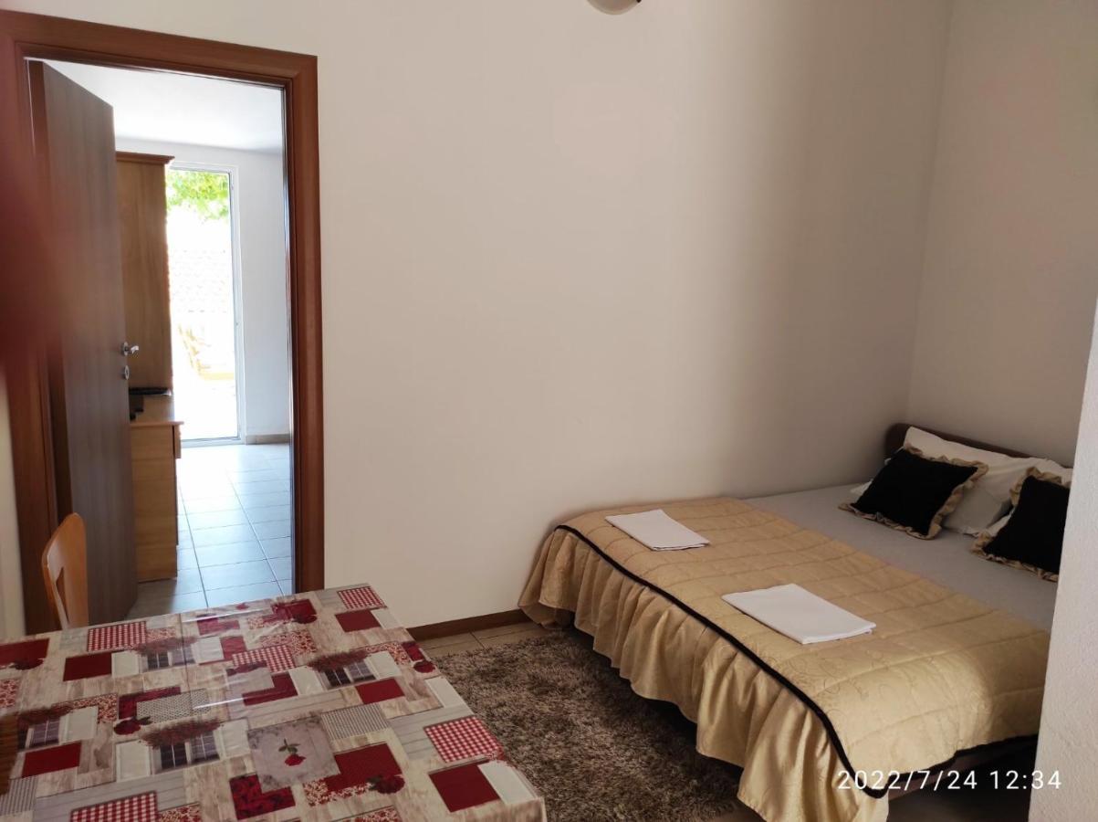 Apartmani Steni Свети Стефан Екстериор снимка