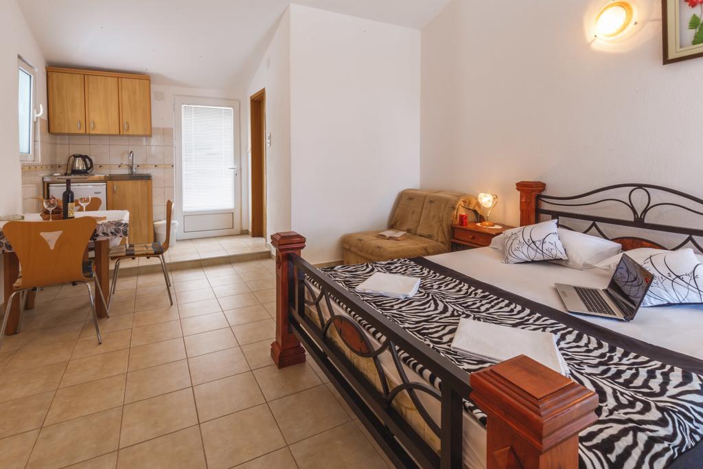Apartmani Steni Свети Стефан Екстериор снимка
